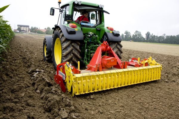 fot. Pottinger Aktywna brona na każdą glebę