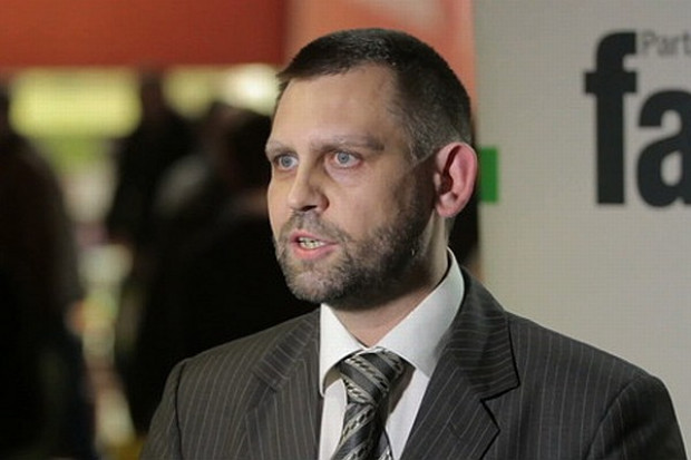 Adrian Wojtalczyk Over Group - zaopatruje co trzecie gospodarstwo mleczne