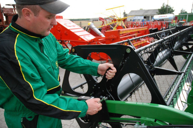 Mariusz Pastuszka, John Deere Polska, fot. kh Przygotuj kombajn do żniw - cz.1. heder