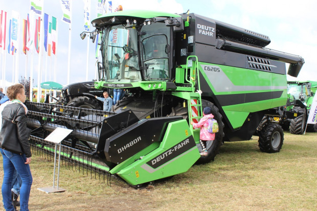 Deutz-Fahr C6205 zastąpi model C6040. Fot. K.Hołownia Kombajn Deutz-Fahr C6205 - nowy wygląd i funkcje