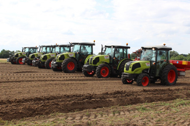 W 2017 r. Claas udostępni do wynajmu 20 modeli ciągników, fot. kh Ciągnik kupić, a może wynająć? Nowa oferta Claas