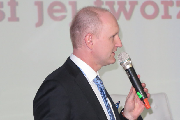 Rafał Prendke, dyrektor zarządzający firmą Agrii Polska Sp. z o.o., podkreślił, że pierwszy rok działalności był trudny i wiązał się z wieloma obawami, jednak w przyszłość firma patrzy optymistycznie