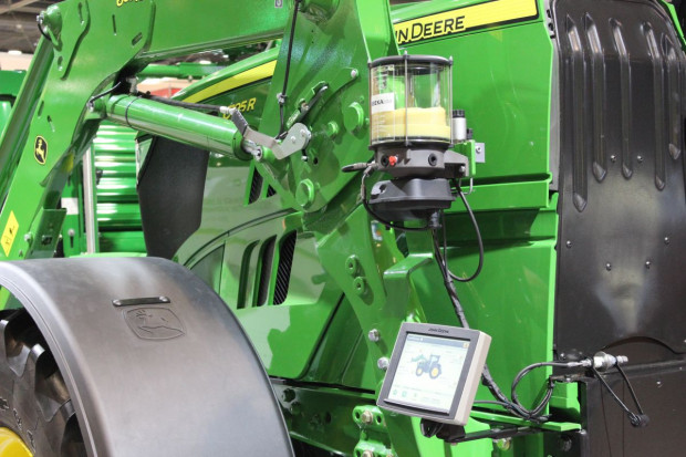 System Smart AutoLube od John Deere fot. Ł Głuchowski John Deere: Innowacyjny system centralnego smarowania