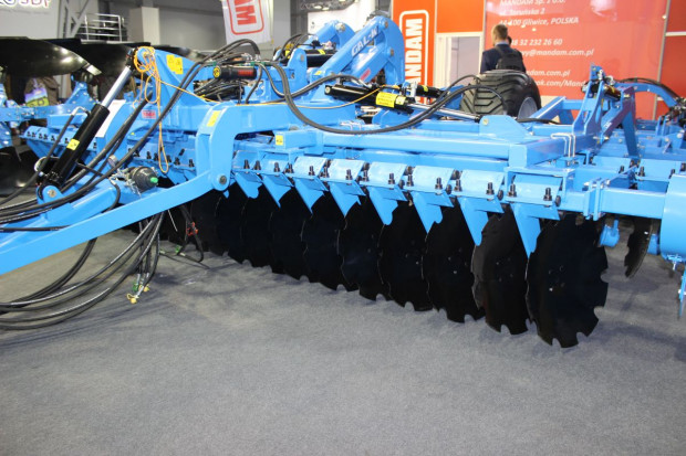 Mandam Gal K w nowej odsłonie został zaprezentowany podczas targów Agrotech 2017, fot. ług Mandam Gal K - brona talerzowa dla ciężkich zastosowań