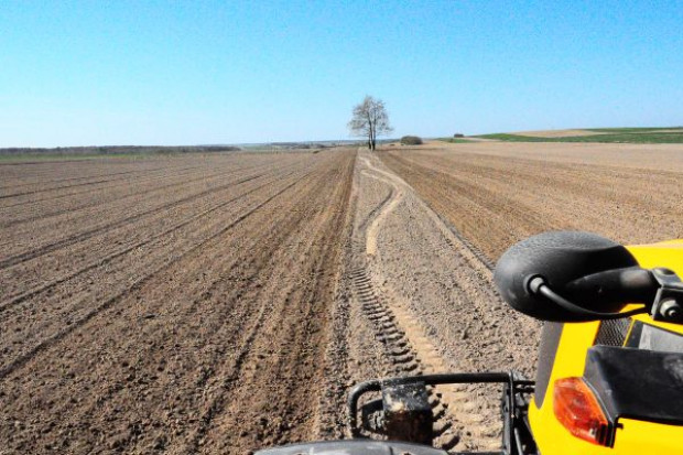 fot. farmer Z precyzją do centymetra