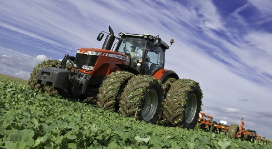 Trzy wersje MF 7600