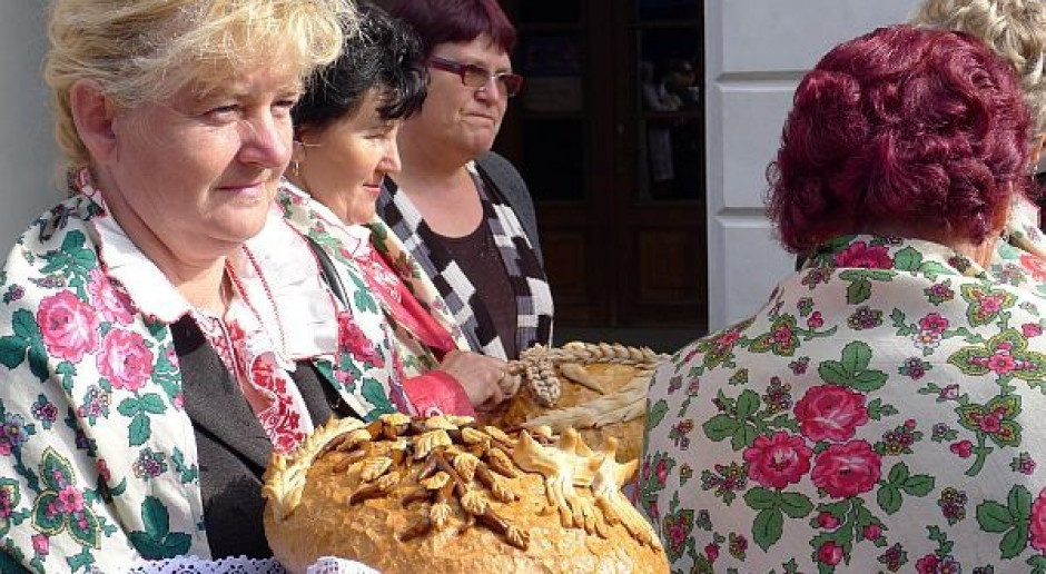Jak zatrzymać kobiety na wsi