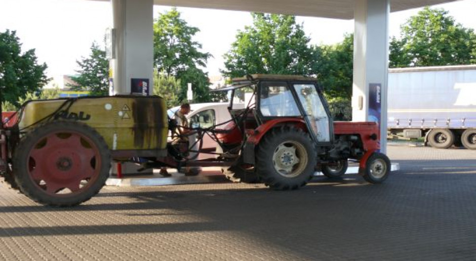 Krótkotrwała obniżka cen paliw?