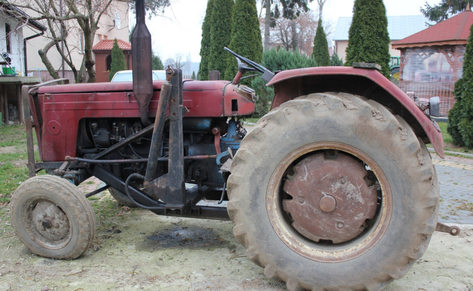 W Gospodarstwie Pana Nowaka Jest 30 Owiec Najstarszy w gospodarstwie Ursus C- 355 z 1973 r. wykonywał prace
