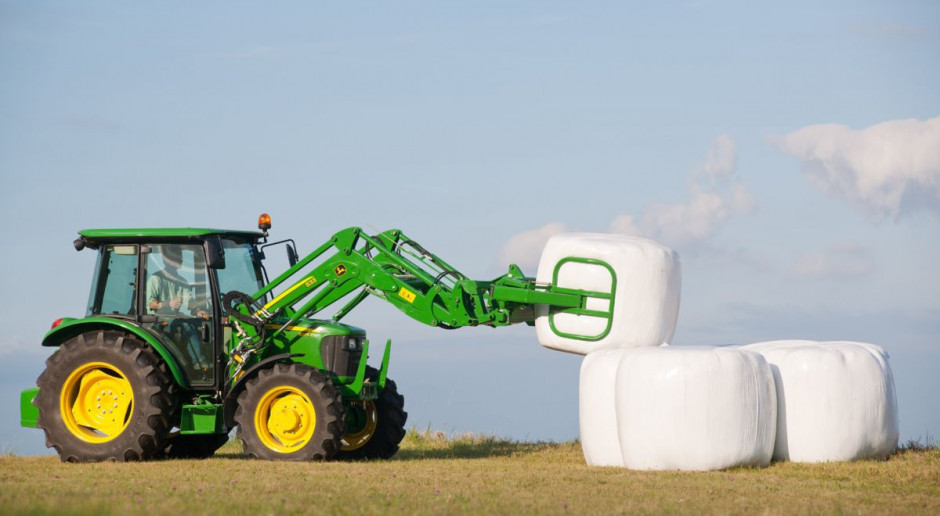 John Deere 5E już z fabryczną kabiną