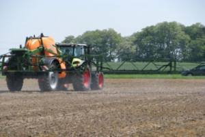 Mieszanie agrochemikaliów na odpowiedzialność rolnika i doradców