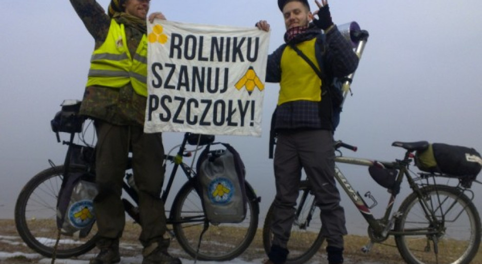 Wyprawa rowerowa w obronie pszczół