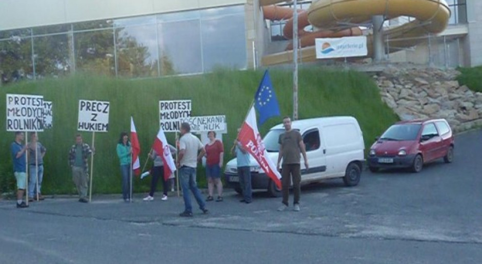 Młodzi rolnicy: ARiMR szkoli się czy baluje?...