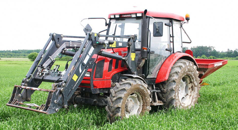 Nie do wszystkiego i nie dla każdego - wady i zalety ciągnika Farmer F4