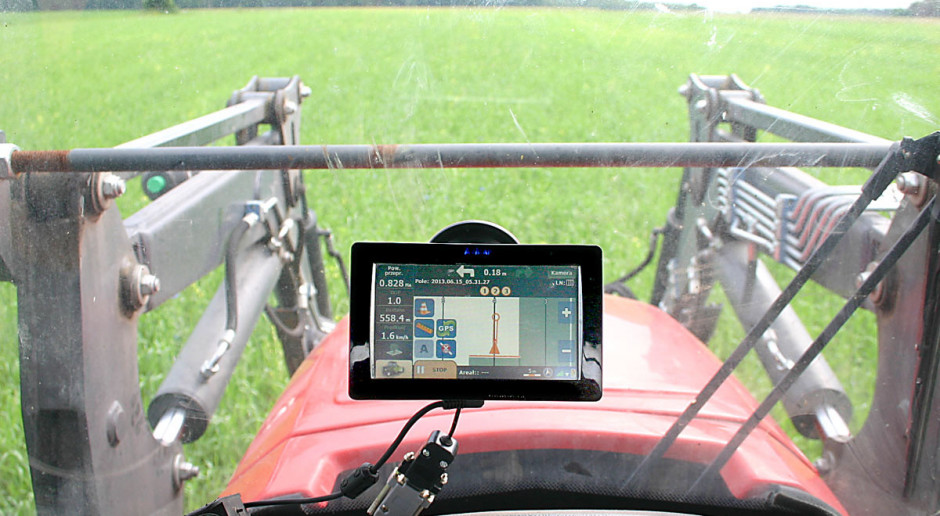 Dobra na początek prosta nawigacja polowa Farmnavigator