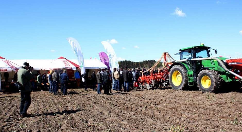 Pokaz siewu kukurydzy w technologii uprawy pasowej strip - till