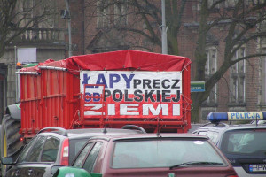 Protestujący w Szczecinie oburzeni postawą ministra Sawickiego