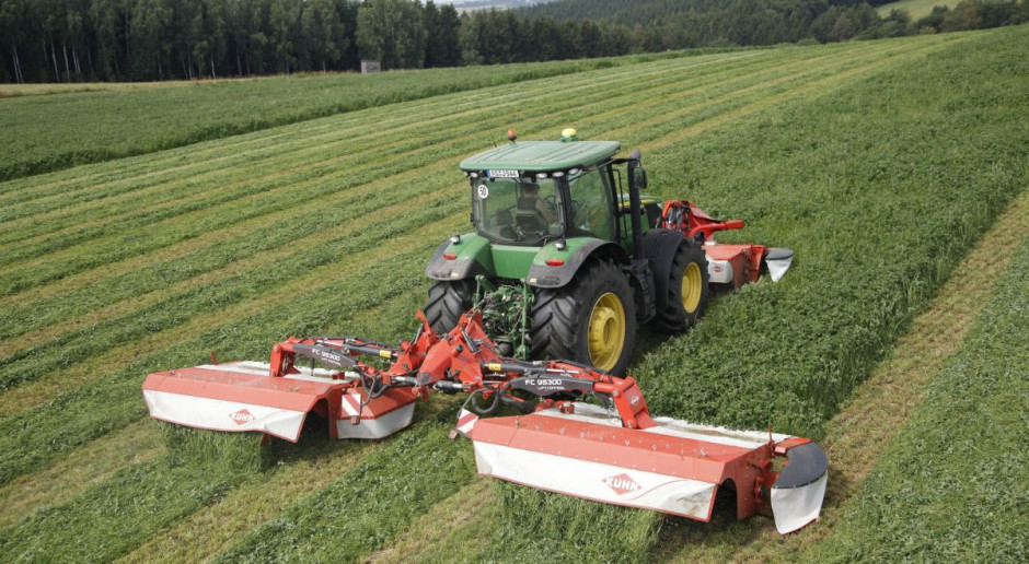 Kuhn FC 9530 – zestaw kosiarek ze zgniataczem pokosu