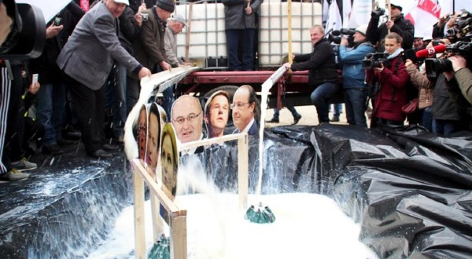 Protest mleczarzy w Brukseli