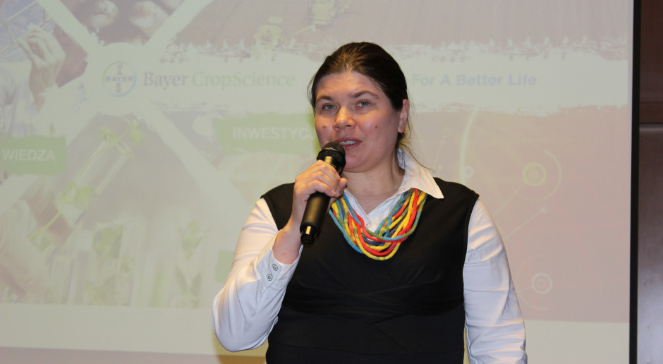 Iwona Krych-Stec, dyrektor marketingu Bayer CropScience podczas konferencji, fot. MT Sondaż na temat bezpieczeństwa stosowania pestycydów