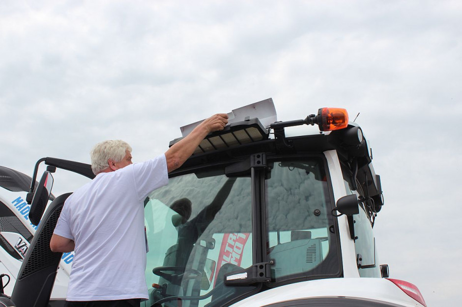 Serwisując klimatyzację trzeba koniecznie wymienić filtry powietrza w kabinie fot. Farmer