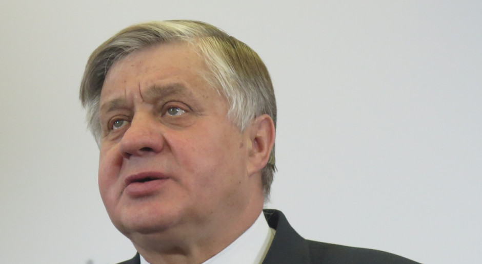 Minister Krzysztof Jurgiel podczas dzisiejszej konferencji; fot. MP Ziemia do dzierżawy, a nie na sprzedaż
