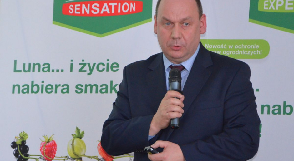 Dr Mirosław Korzeniowski zajmujący się zarządzeniem uprawami ogrodniczymi poinformował o nowościach produktowych, fot. MT Nowe produkty w ofercie Bayer