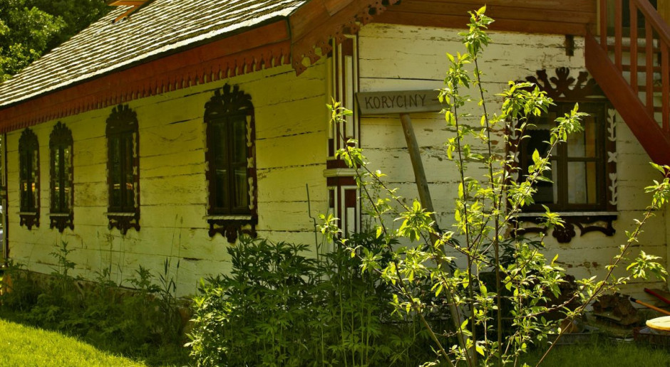 Kilka dni temu Rada Miejska Bielska Podlaskiego i rada powiatu hajnowskiego przyjęły stanowiska, oddając hołd ofiarom, w 70. rocznicę tych tragicznych wydarzeń. Fot. pixabay 70. rocznica pacyfikacji pięciu wsi z okolic Bielska Podlaskiego