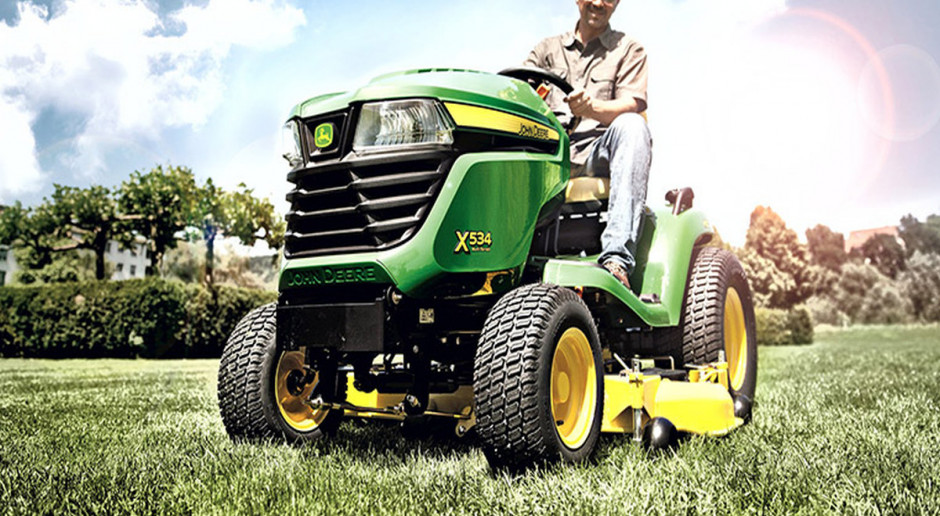 Kupując kosiarkę warto sprawdzić, czego gwarancja nie obejmuje, fot. John Deere Wkrótce sezon na kosiarki - uwaga na gwarancje