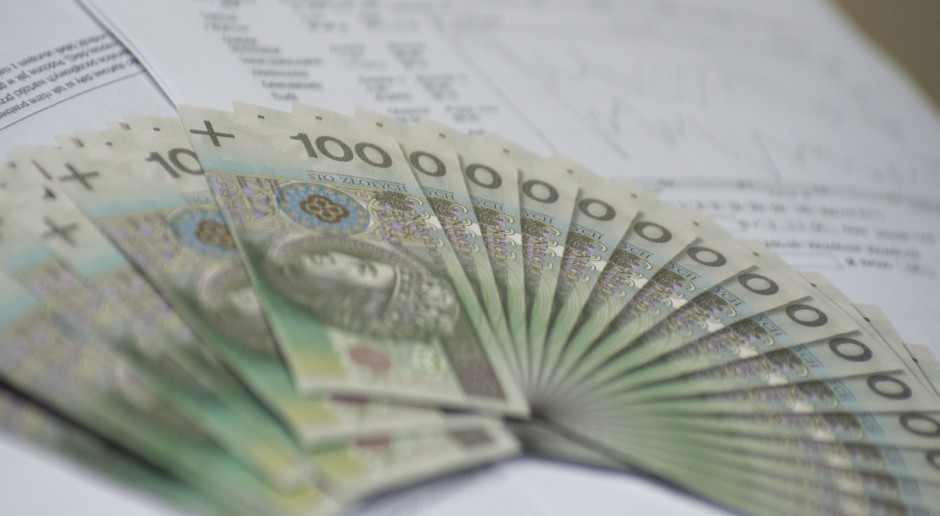 W końcu lutego powinny być dostępne nowe kredyty obrotowe; fot. Piotr Waniorek Kredyt na JPO wciąż bez prowizji
