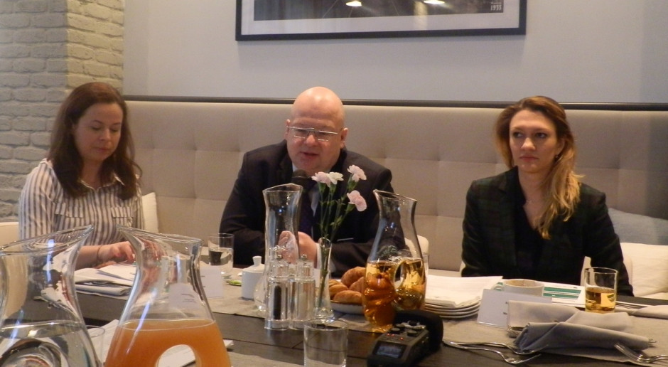 Od lewej Aleksandra Myczkowska rzecznik prasowy BGŻ BNP Paribas, Bartosz Urbaniak członek zarządu BGŻ BNP Paribas, Aneta Uss-Lik ekspert z firmy badawczej Martin&Jacob (Fot.JK) Ziemia najlepszą inwestycją