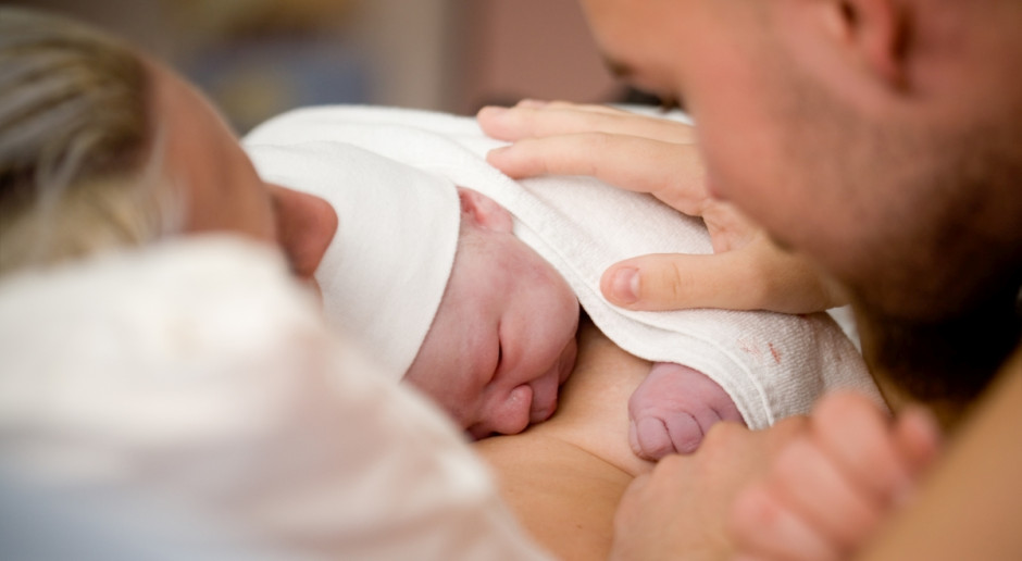 Przepisy nie pozwalają rolnikowi z KRUS łączyć uprawnień macierzyńskich z żoną z ZUS; fot. Fotolia Zasiłek macierzyński albo z KRUS, albo z ZUS