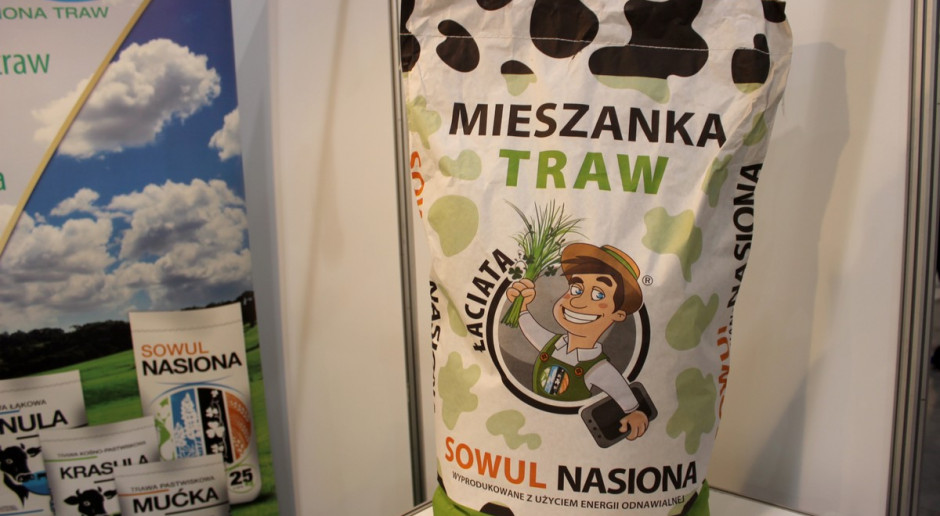 Zdecydowanym atutem jest polski skład mieszanki, dostosowany do krajowych warunków klimatycznych. Fot.Ł.Chmielewski Łaciata – nowa mieszanka pastewna