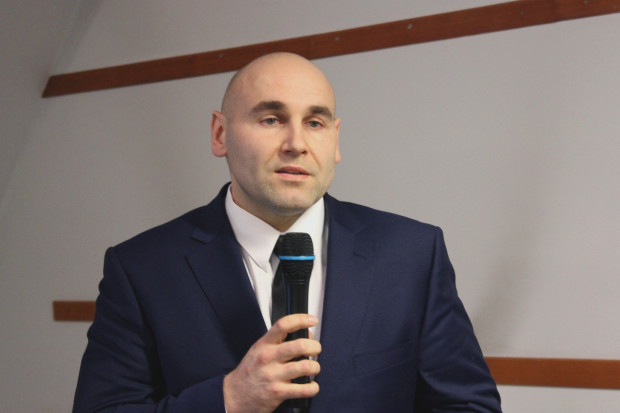 Dr Marcin Gołębiewski z SGGW w Warszawie, podczas wykładu na XXIV Szkole Zimowej Hodowców Bydła. Fot. Ł.Chmielewski Dla kogo krzyżowanie międzyrasowe bydła mlecznego?
