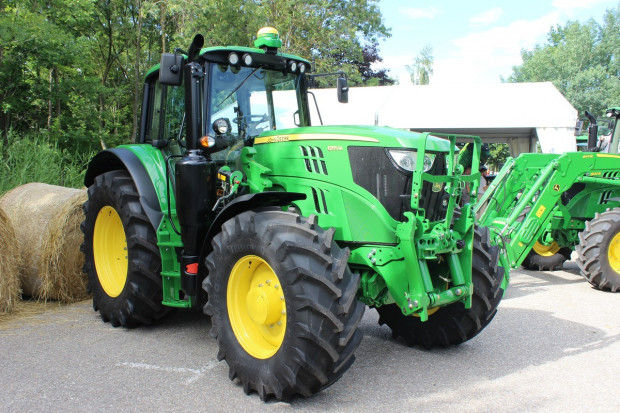 Nowy John Deere 6155M, fot. kh Nowy John Deere 6M - czym różni się od dotychczasowej serii?