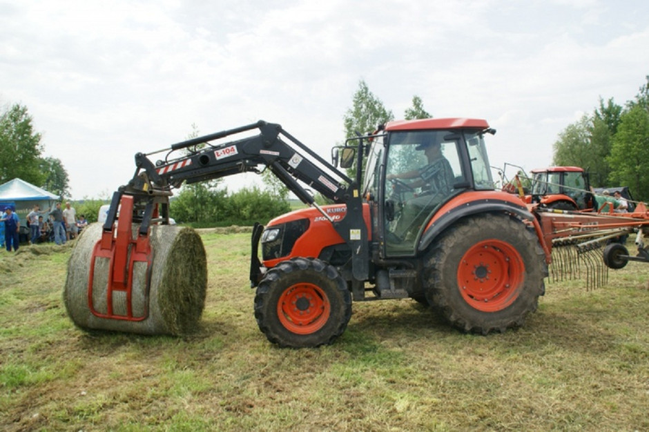 Kubota M7060 fot. [Kubota] galeria Przegląd ofert ciągników o mocy