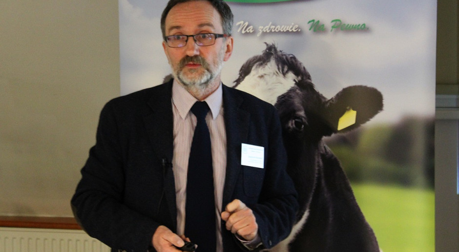 Prof. Zygmunt M. Kowalski z UR w Krakowie, fot.Ł.Ch. Czym wyróżnia się żywienie w oborach z robotami udojowymi?