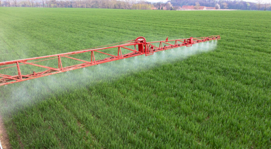 Glifosat to substancja stosowana głównie w środkach chwastobójczych. Preparat produkowany jest przez koncern Monsanto i wykorzystywany w jego flagowym produkcie - herbicydzie Roundup. Fot. Shutterstock UE: Brak porozumienia w sprawie stosowania glifosatu