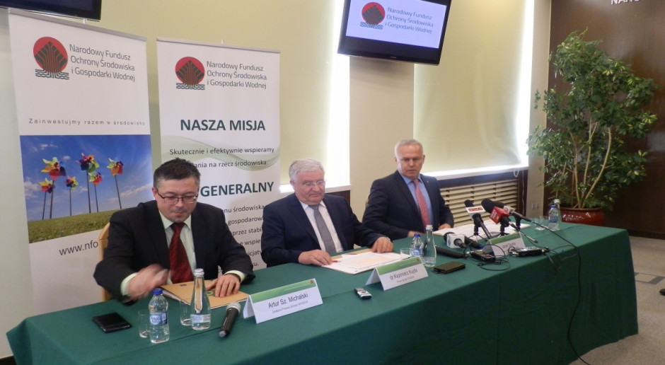 O lewej wiceprezes NFOŚiGW Artur Michalski, prezes NFOŚiGW Kazimierz Kujda i wiceprezes NFOŚiGW Jacek Spyrka (Fot. JK) Nowa lista priorytetowa programów NFOŚiGW na 2016 r.