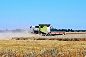 Ukraina zwiększyła import i produkcję maszyn rolniczych