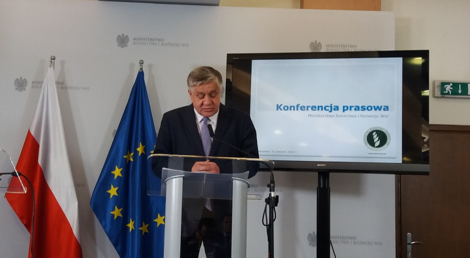 Fot. J. Kościański Jurgiel: Projekt specustawy przewiduje wykup świń ze strefy ochronnej