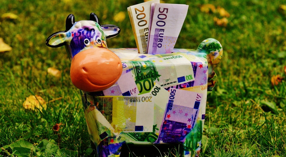 Postulowana przez stronę polską pomoc dla producentów mleka nie doszła do skutku. W związku z tym zachodzi konieczność spłaty drugiej raty opłaty na przekroczenie limitów produkcyjnych; Fot. pixabay II rata opłaty za przekroczenie kwot mlecznych do końca września