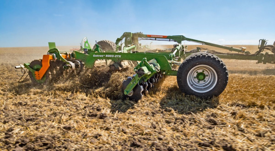 Amazone Catros+ 8003-2TX Fot. Amazone Amazone Catros+ TX teraz również o szerokości roboczej 7, 8 i 9 m