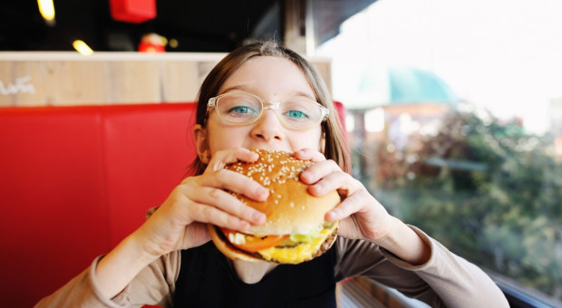 GIS wycofuje partie hamburgerów ze względu na wykryte bakterie