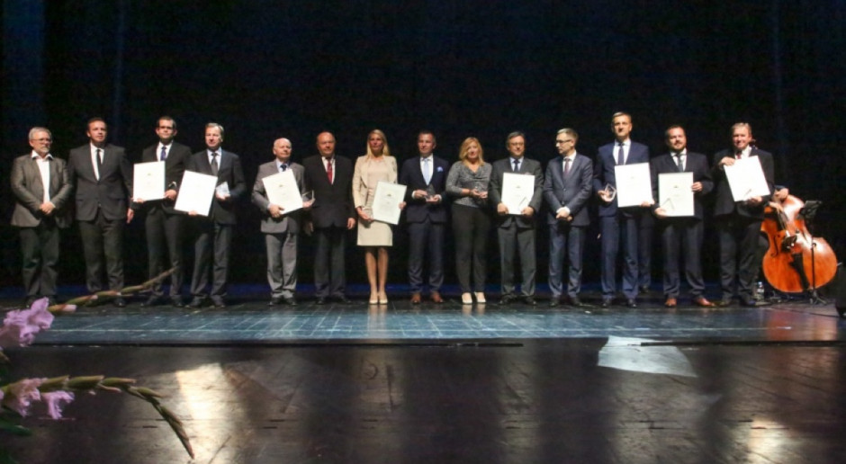 Najlepsi pracodawcy Polski Wschodniej 2016 podczas uroczystej gali wręczenia nagród w trakcie III Wschodniego Kongresu Gospodarczego w Białymstoku; Fot. PTWP Expom, SaMASZ i Wipasz wśród 10 najlepszych pracodawców Polski Wschodniej