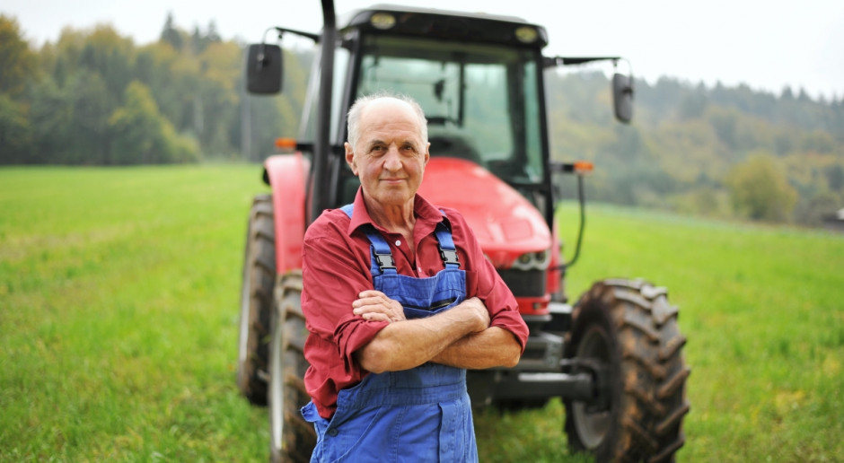 Rząd przyjął pozytywne stanowisko wobec projektu, który zakłada obniżenie wieku emerytalnego do 60 lat dla kobiet i 65 dla mężczyzn; Fot. Shutterstock PSL apeluje do rządu o utrzymanie wieku emerytalnego dla rolników