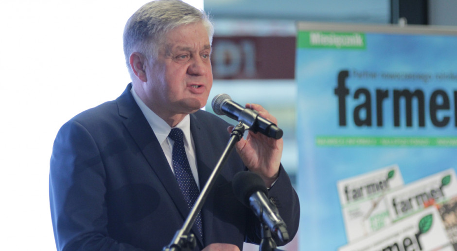 Doroczna konferencja Farmera była też okazją dla ministra Jurgiela, by zapowiedzieć wejście kilku aktów prawnych, które zmienią nieco sytuację rolnictwa w przyszłym roku, jak państwowego ubezpieczyciela rolniczego, a także dużą zmianę w organizacji administracji rolnej Krzysztof Jurgiel: Powstaną nowe agencje rolne