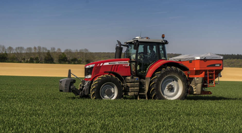Dynamiczna kontrola łącznika górnego Massey Ferguson Dynamic Top-Link fot. AGCO Massey Ferguson Dynamic Top-Link - wyróżnienie SIMA 2017