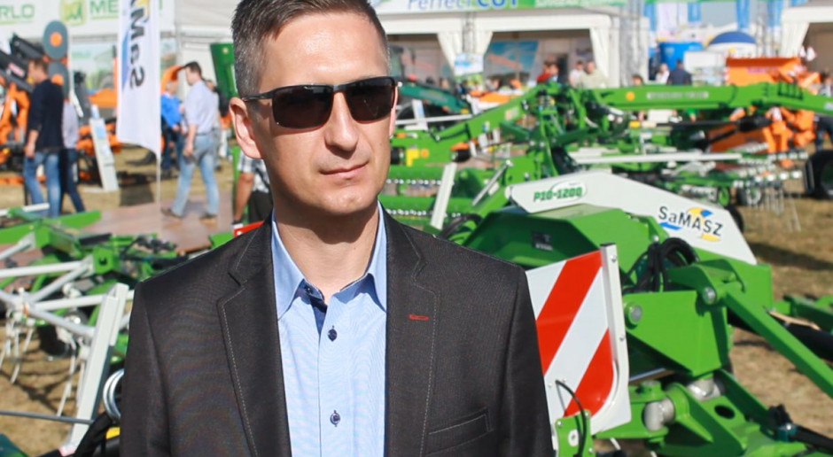 O przetrząsaczu P10-1200 mówi Andrzej Panasiuk, dyr. ds. rozwoju SaMasz SaMasz wprowadza 12-metrowy przetrząsacz P10-1200