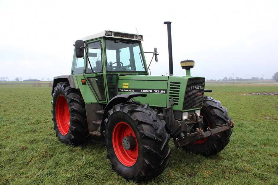 Fendt 312 LSA mit Frontlader für 26.000 Euro Fendt 312 LSA mit Frontlader für 26.000 Euro